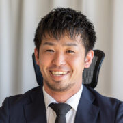 新川 恭平